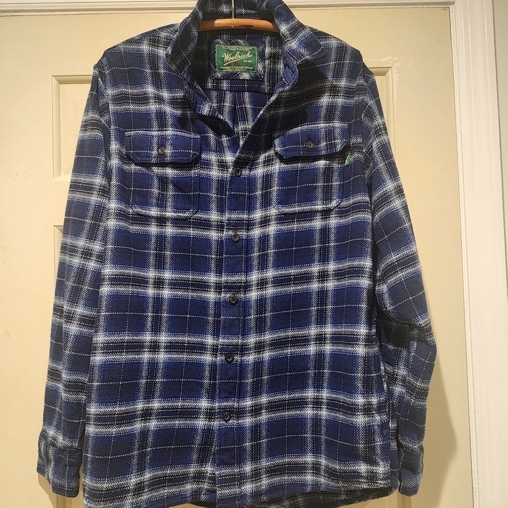 Woolrich Men’s Blue Plaid Flannel Shacket – 100% Cotton Button Down with Pockets